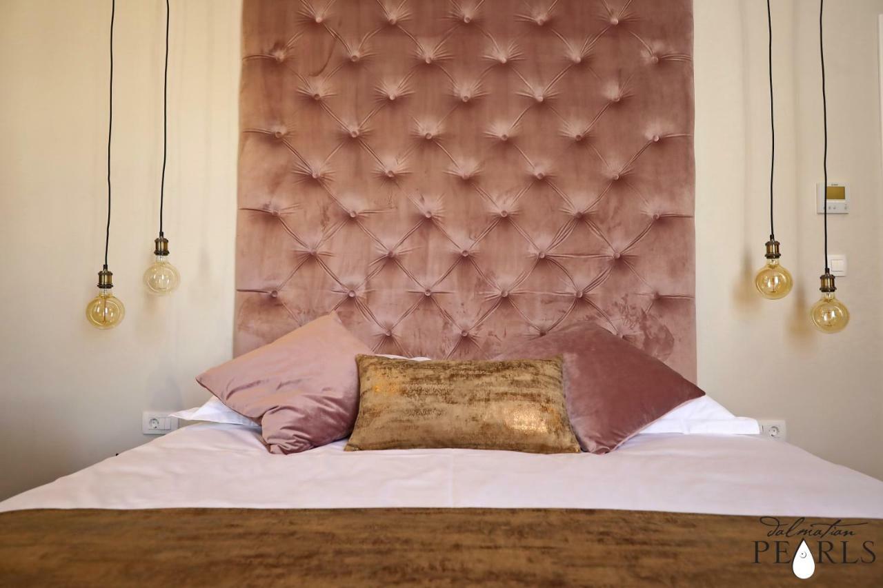 Three Pearls Deluxe Rooms & Studios Zadar Exterior foto